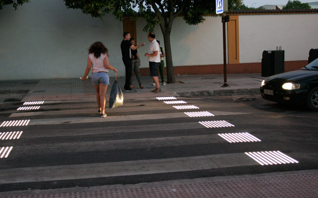 El Ayuntamiento de Montilla incorpora el sistema interlight a 10 pasos de peatones elevados