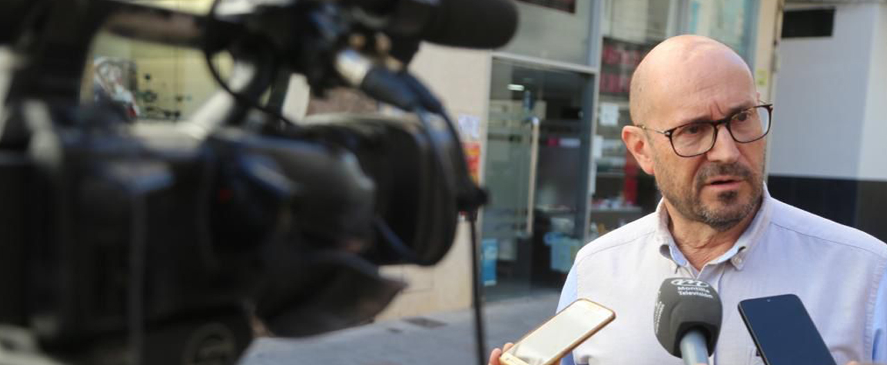 DIÁLOGO ENTRE LA ADMINISTRACIÓN Y EL COMERCIO